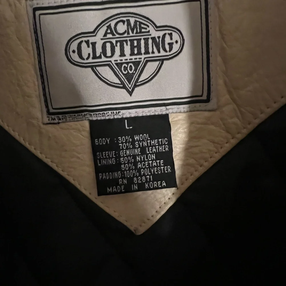 Men’s Vintage ACME Bugs Bunny Varsity jacket. Size Large.